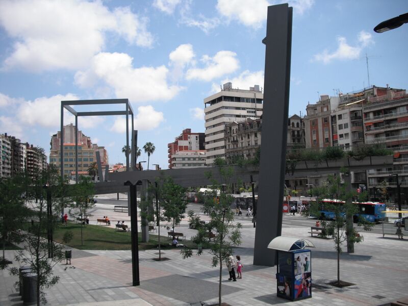 ملف:Plaça de Lesseps 1.jpg