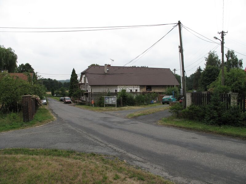 ملف:Syneč, příjezd od Krupé.JPG