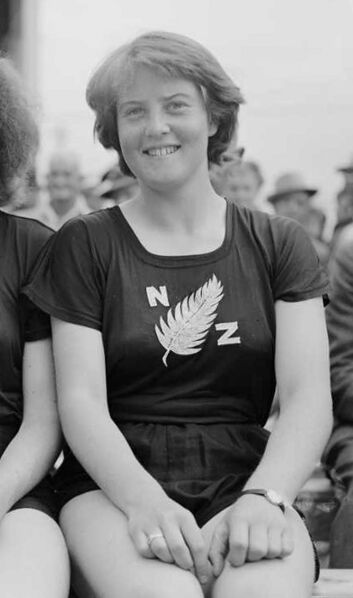 ملف:Cleone Rivett-Carnac 1950.jpg