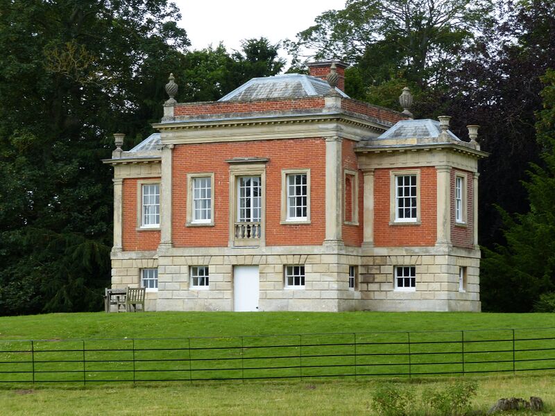 ملف:Gate Burton Chateau 03.jpg