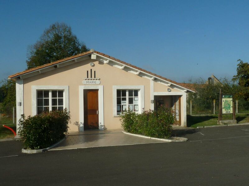 ملف:Sauvignac mairie.JPG