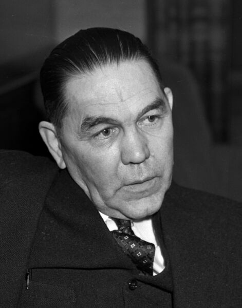 ملف:John E. Miles, 1938.jpg