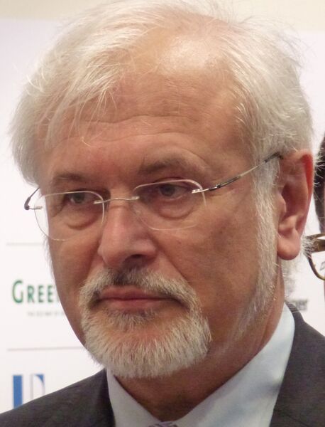 ملف:Prof. Eberhard Umbach 2012.JPG