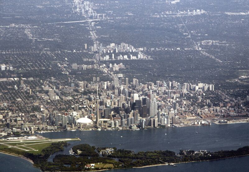 ملف:2009 Toronto.jpg