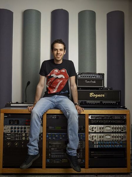 ملف:Edgar Barrera in Studio.JPG