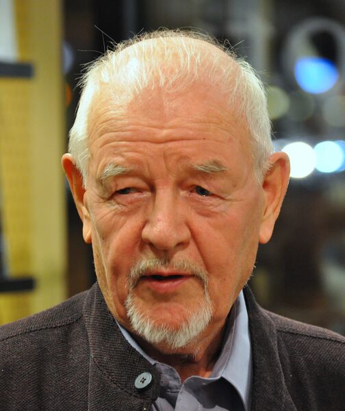 ملف:Ralf Långbacka.jpg