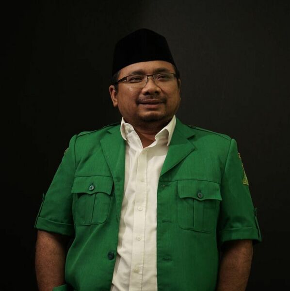 ملف:Yaqut Cholil Qoumas.jpg