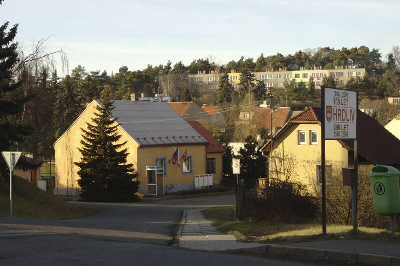 ملف:Hrdlív, obecní úřad.jpg