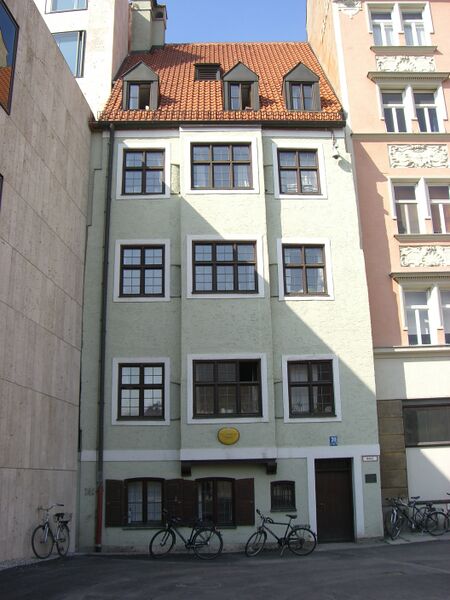 ملف:München Ignaz-Günther-Haus.JPG