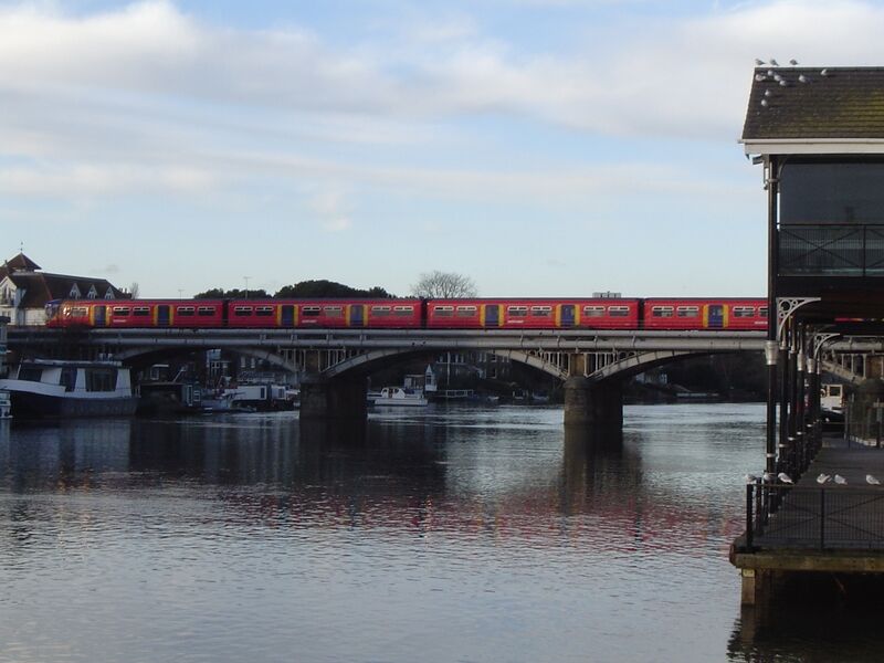 ملف:Kingston Railway Bridge.JPG