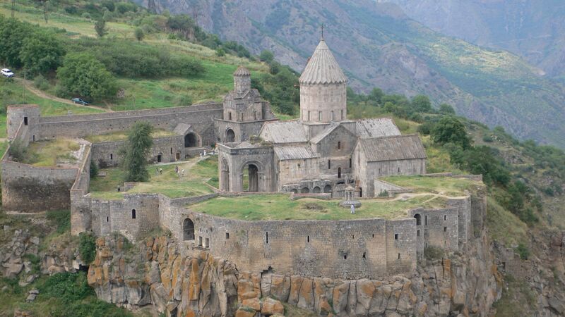 ملف:Tatev Monastery.jpg
