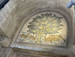 بناء حمايه لأرضية الفسيفساء في قصر هشام2.jpg