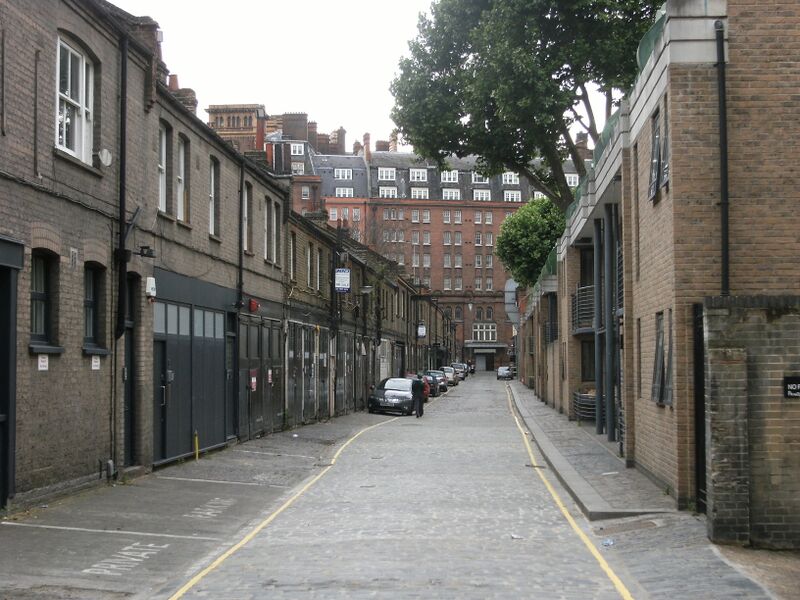 ملف:Colonnade, London WC1 45.jpg