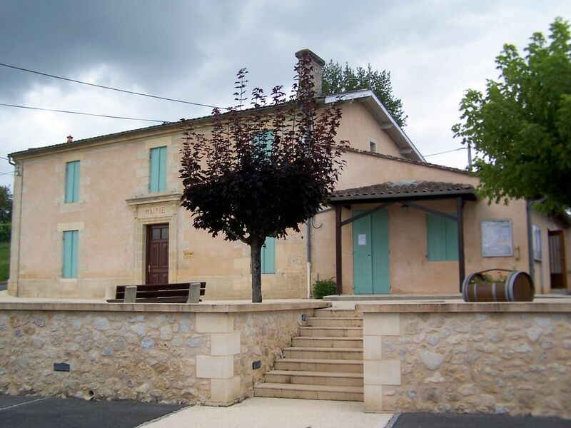 ملف:Laroque 33 Mairie.jpg