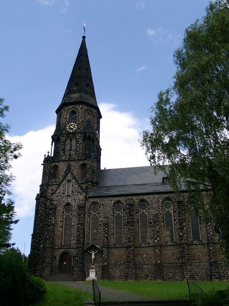 ملف:Mauritiuskirche Koblenz-Rübenach.jpg