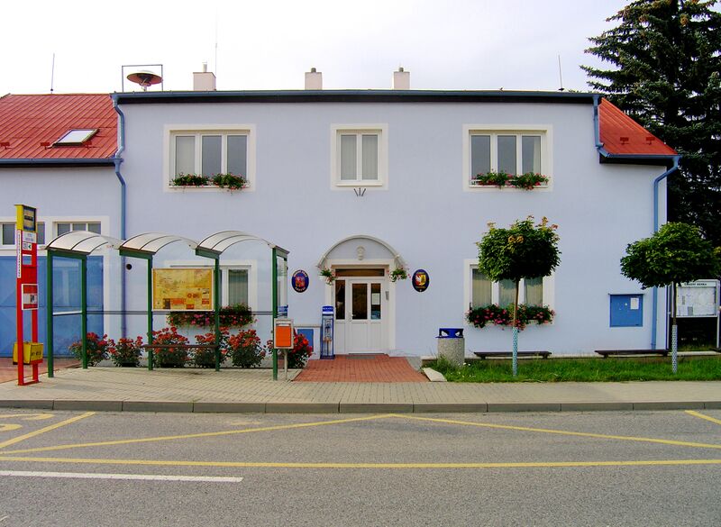 ملف:Vestec, Municipal Office.jpg