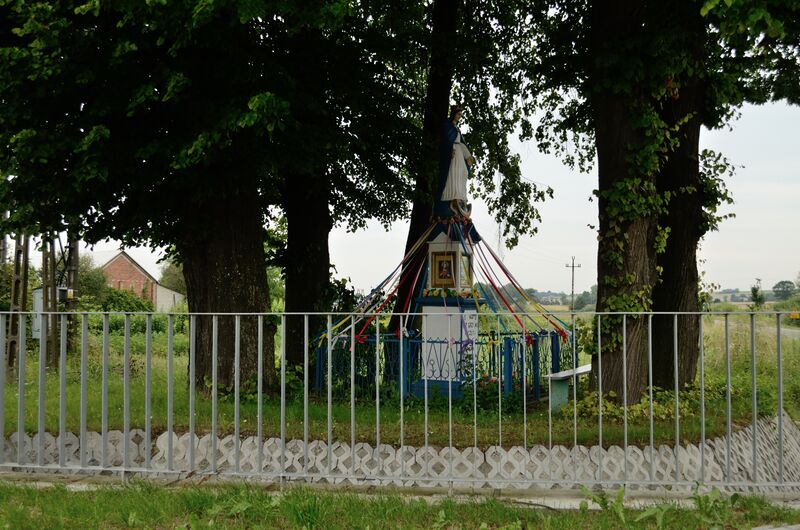 ملف:Zaporze - kapliczka.jpg