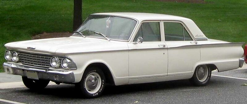 ملف:Ford Fairlane sedan.jpg