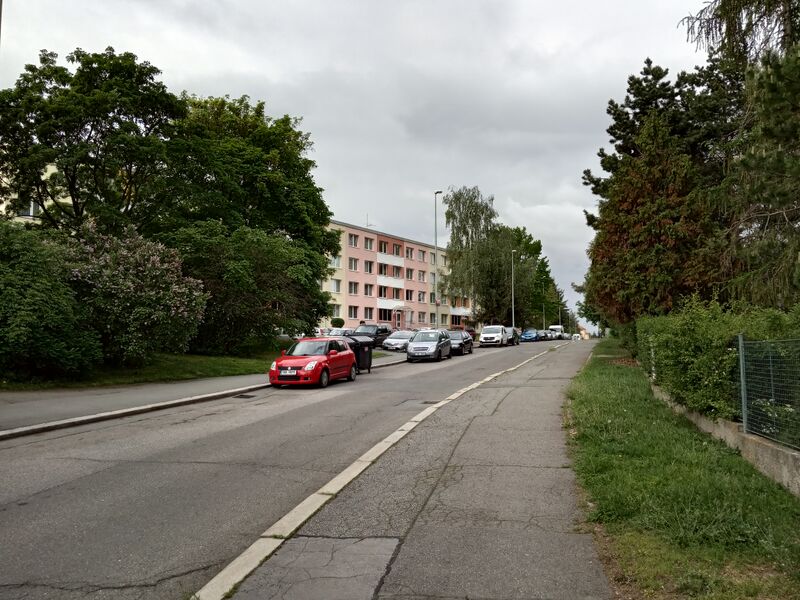 ملف:Praha Strasnice Nedvezska b.jpg