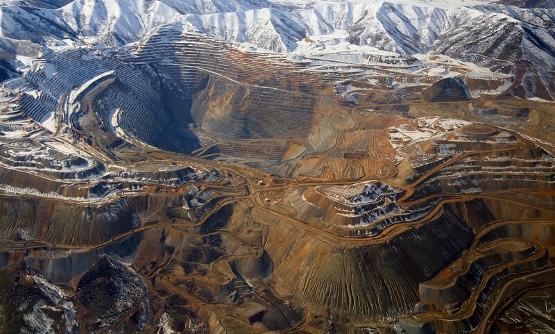 ملف:Bingham Canyon mine 2016.jpg
