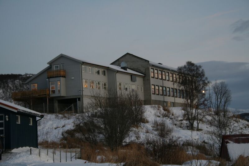 ملف:Gausvik skole.JPG