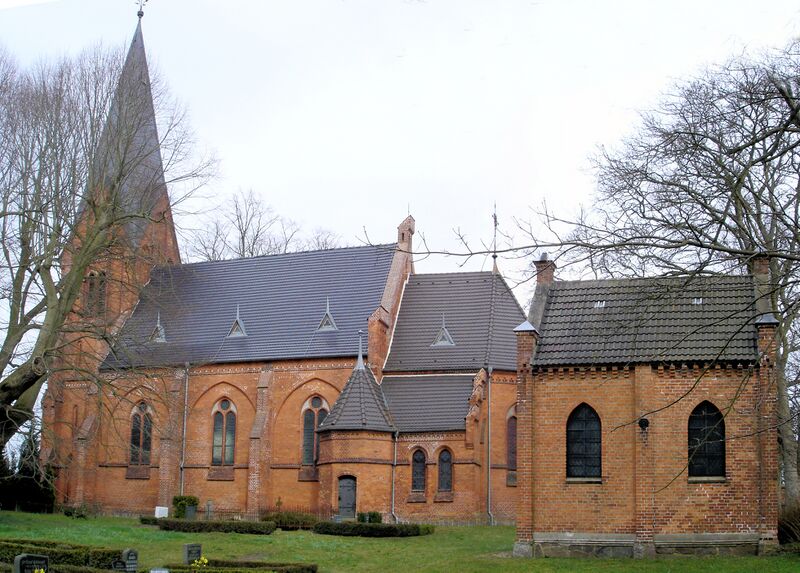 ملف:Kirche Polchow 03.jpg
