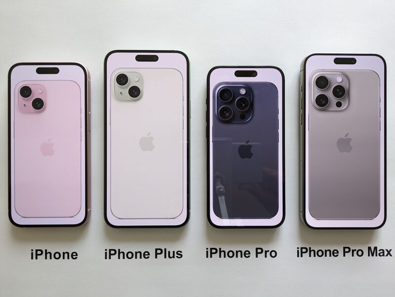 ملف:IPhone models.jpg