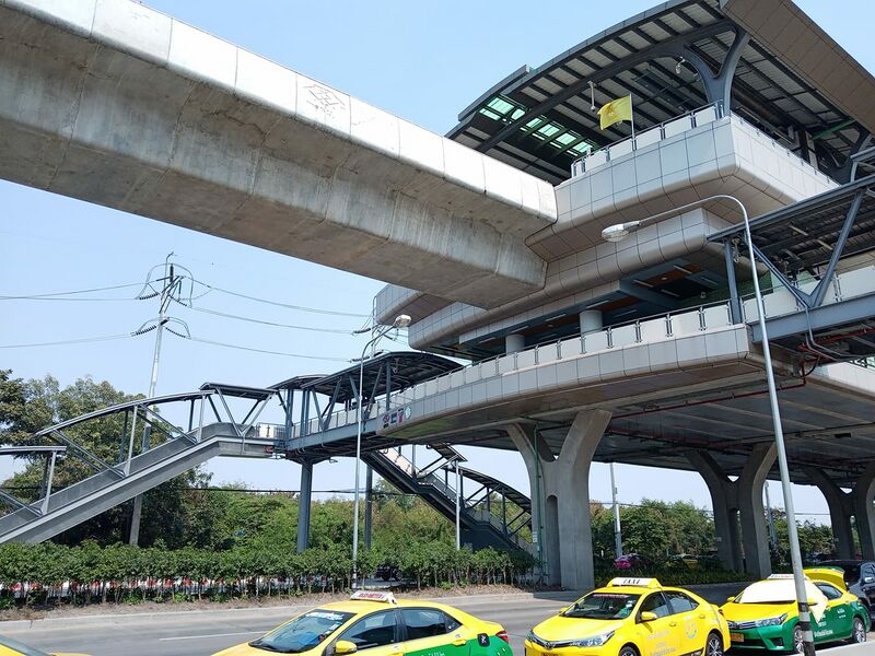 ملف:Khu Khot BTS Station.jpg