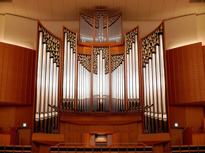 ملف:Kitara Large Hall PipeOrgan.JPG