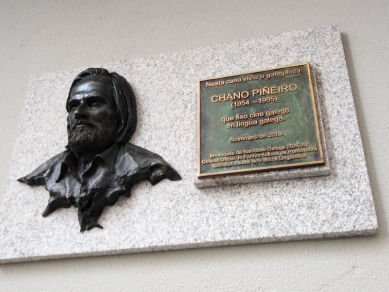 ملف:Placa Chano Piñeiro Vigo.jpg