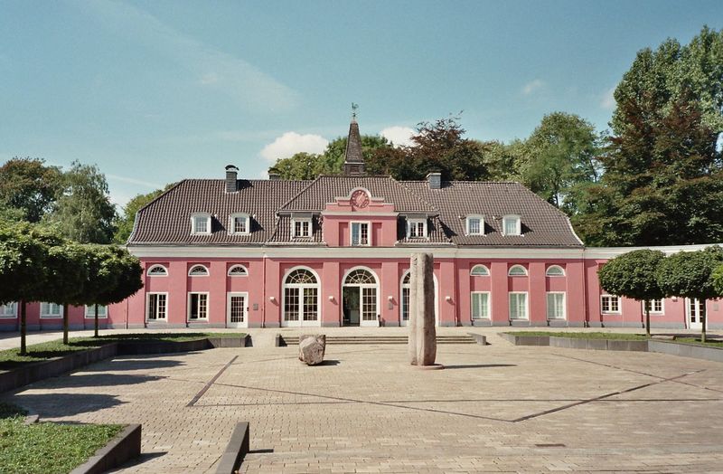 ملف:Schloss Oberhausen01.jpg