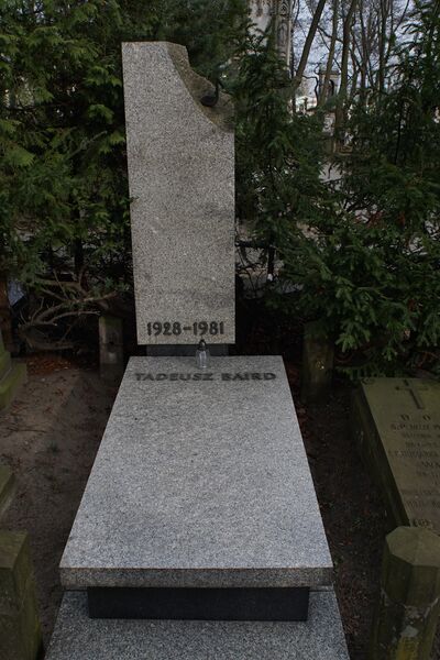 ملف:Tadeusz Baird - grób.jpg