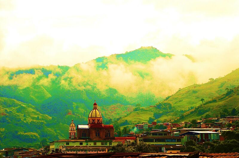 ملف:Manzanares Caldas.jpg