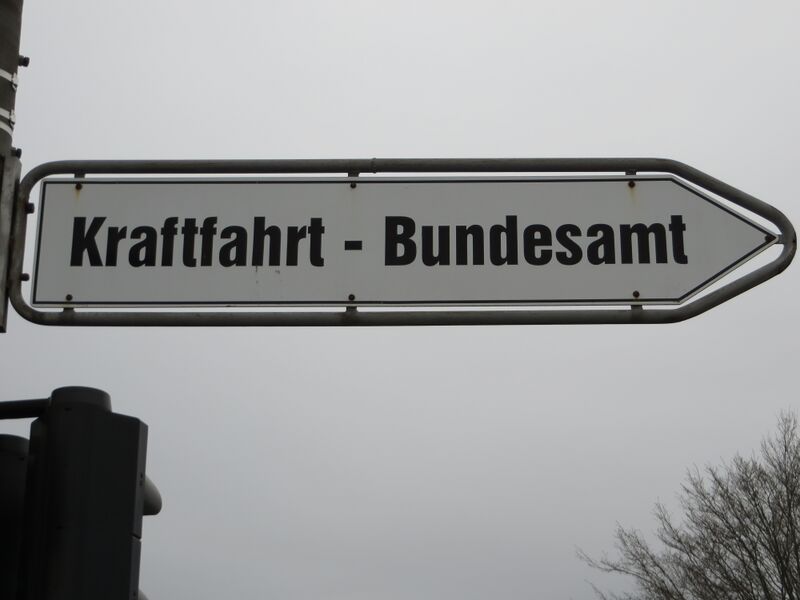 ملف:Schild Kraftfahrtbundesamt (Flensburg-Mürwik 2014).JPG