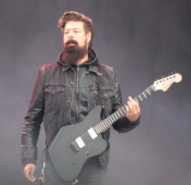 ملف:W0920-Hellfest2013 StoneSour JamesRoot 71653-Crop.JPG
