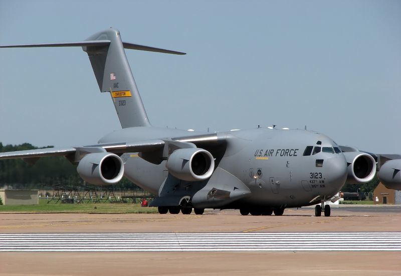 ملف:C17.globemaster.arp.jpg