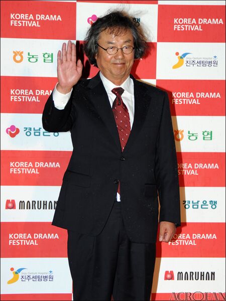 ملف:Jeong Dong-Hwan from acrofan.jpg