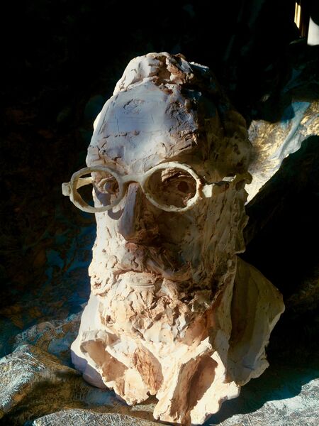 ملف:Michael Howells Bust.jpg