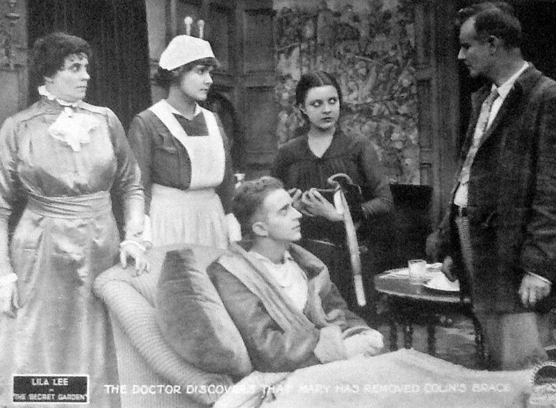 ملف:Secret Garden lobby card.jpg