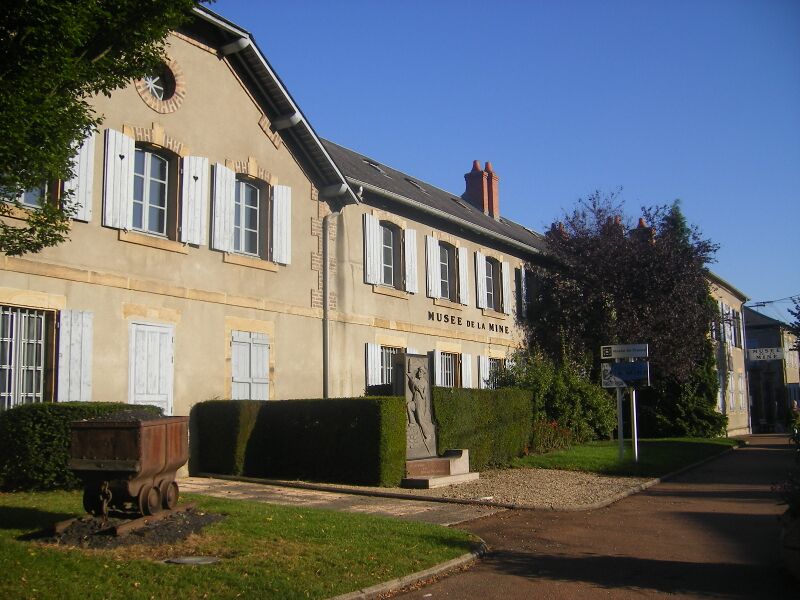 ملف:FR-58-La Machine2.JPG