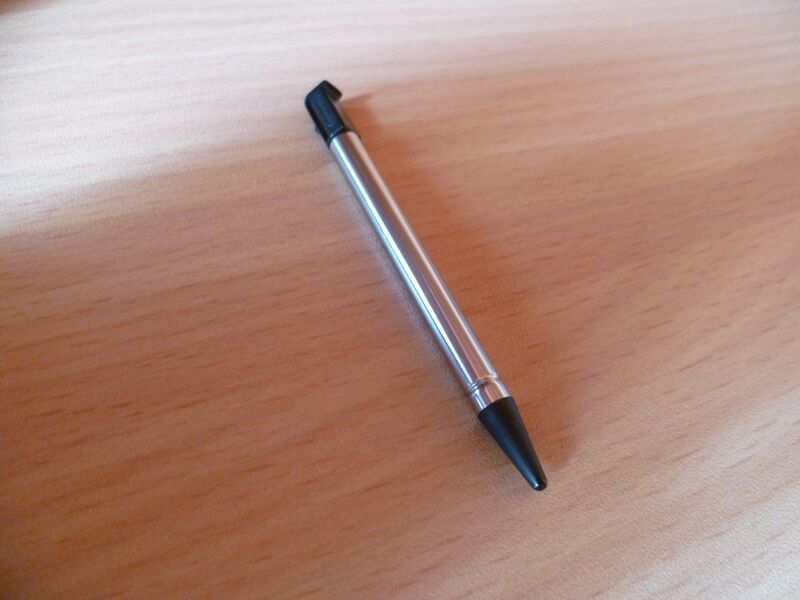 ملف:Nintendo 3DS - stylus.jpg