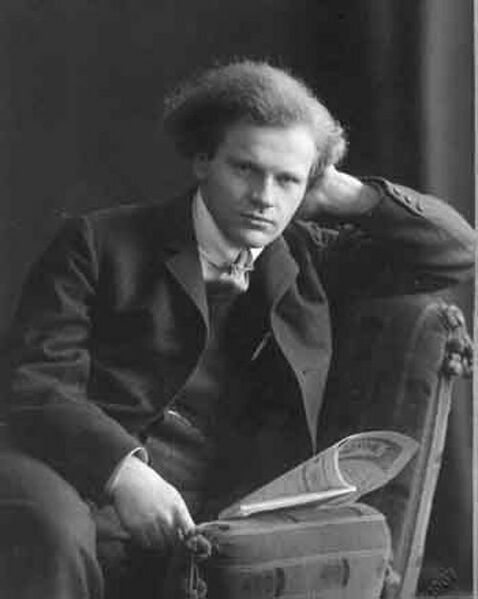 ملف:Wilhelm Backhaus um 1920.jpg