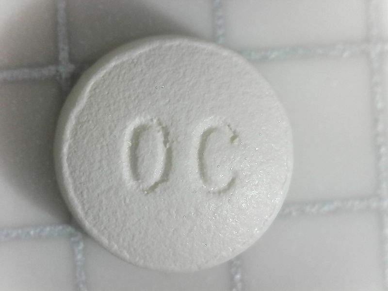 ملف:OxyContin branded oxycodone 10mg (OC side).jpg