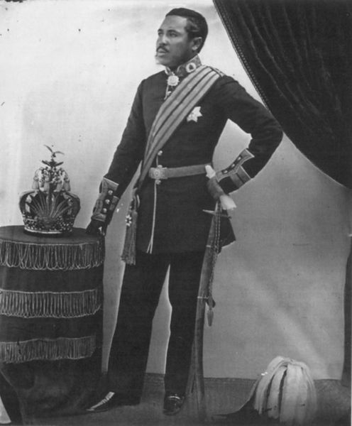 ملف:Radama II with crown.jpg