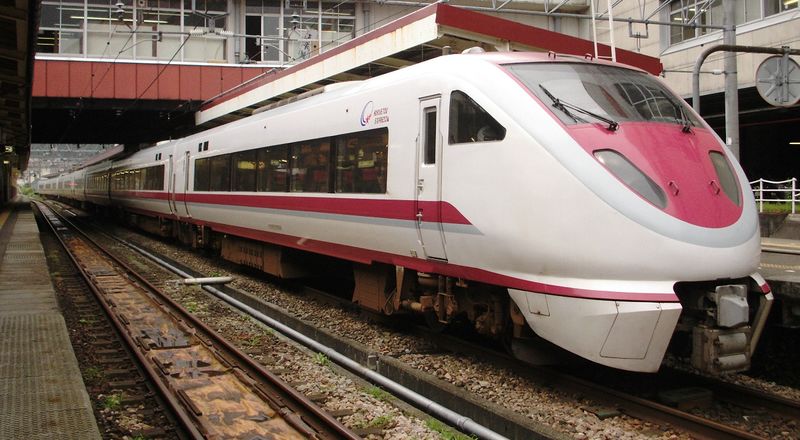 ملف:HokuetsuExpress683-8000.JPG