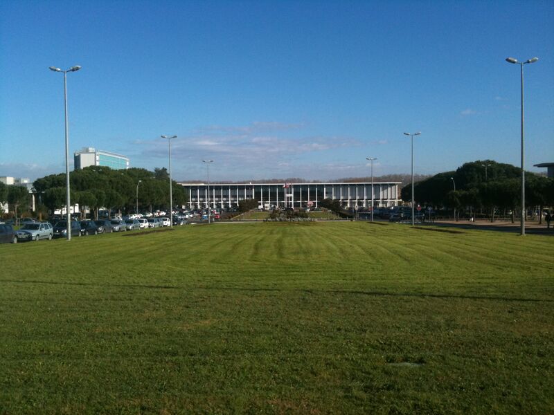 ملف:UPS Front.jpg