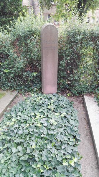 ملف:Doroth-friedrichwerd-friedhof-berlin - 60.jpeg