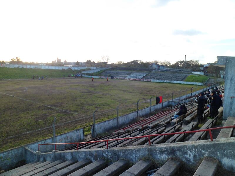 ملف:Estadio Parque Huracán.jpg