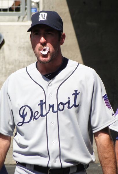 ملف:Justin Verlander bubble.jpg