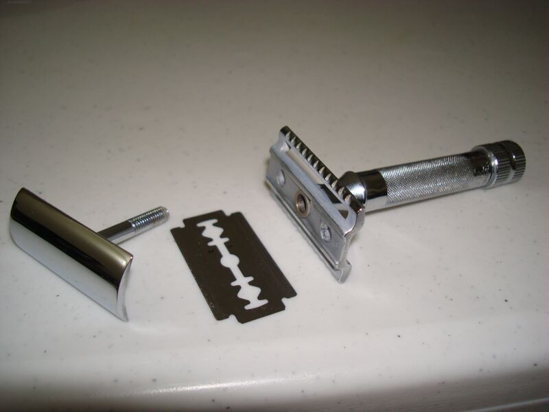 ملف:Maquinilla desarmada.JPG